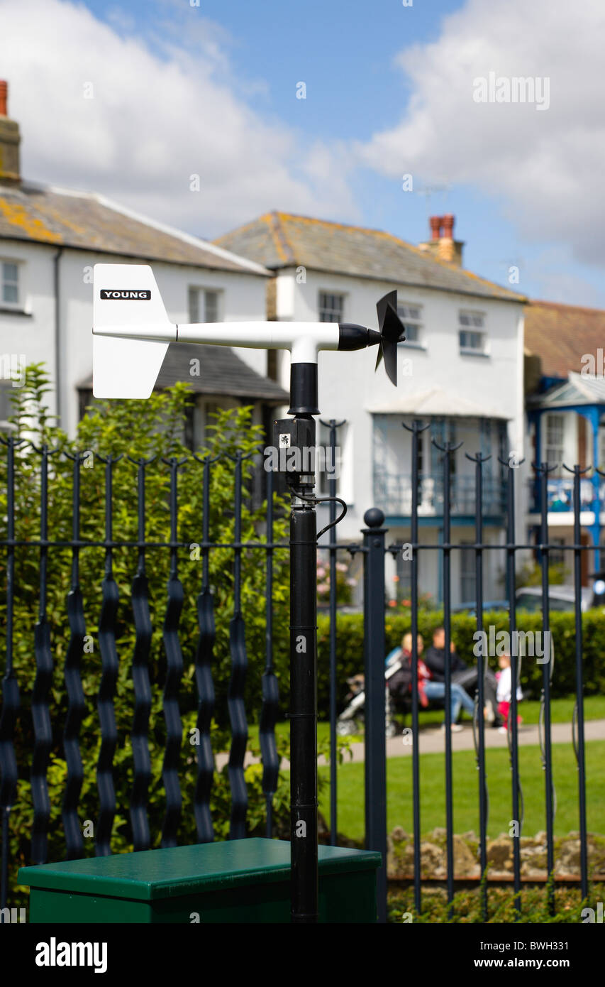 Klima Wetterstation Messungen Geschwindigkeit und Richtung Windwächter im Bognor Regis Stockfoto