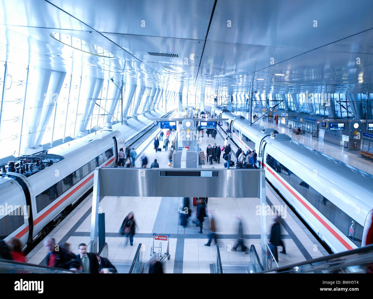 Frankfurt Flughafen Fernbahnhof Terminal 1 Oder 2 www.alamy.de