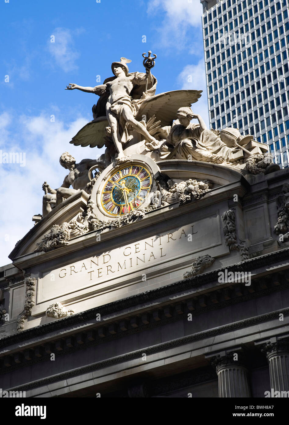 USA New York NYC Manhattan Skulptur von Quecksilber, Herkules und Minerva auf 42nd Street Fassade des Grand Central Terminal Bahnhof Stockfoto