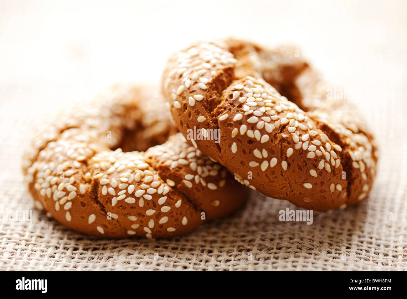 rustikales Brot/Brötchen Stockfoto