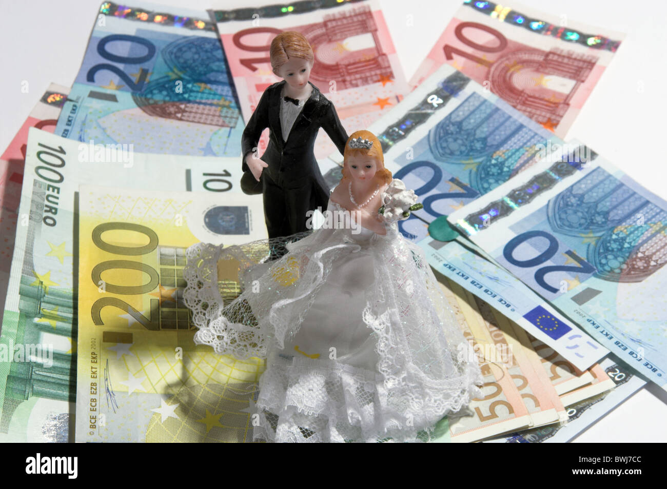 Ehe-Symbol sparen Investitionen Finanzen verheiratetes Paar paar Hochzeit Ehe entsprechen investieren Abbildung Stockfoto