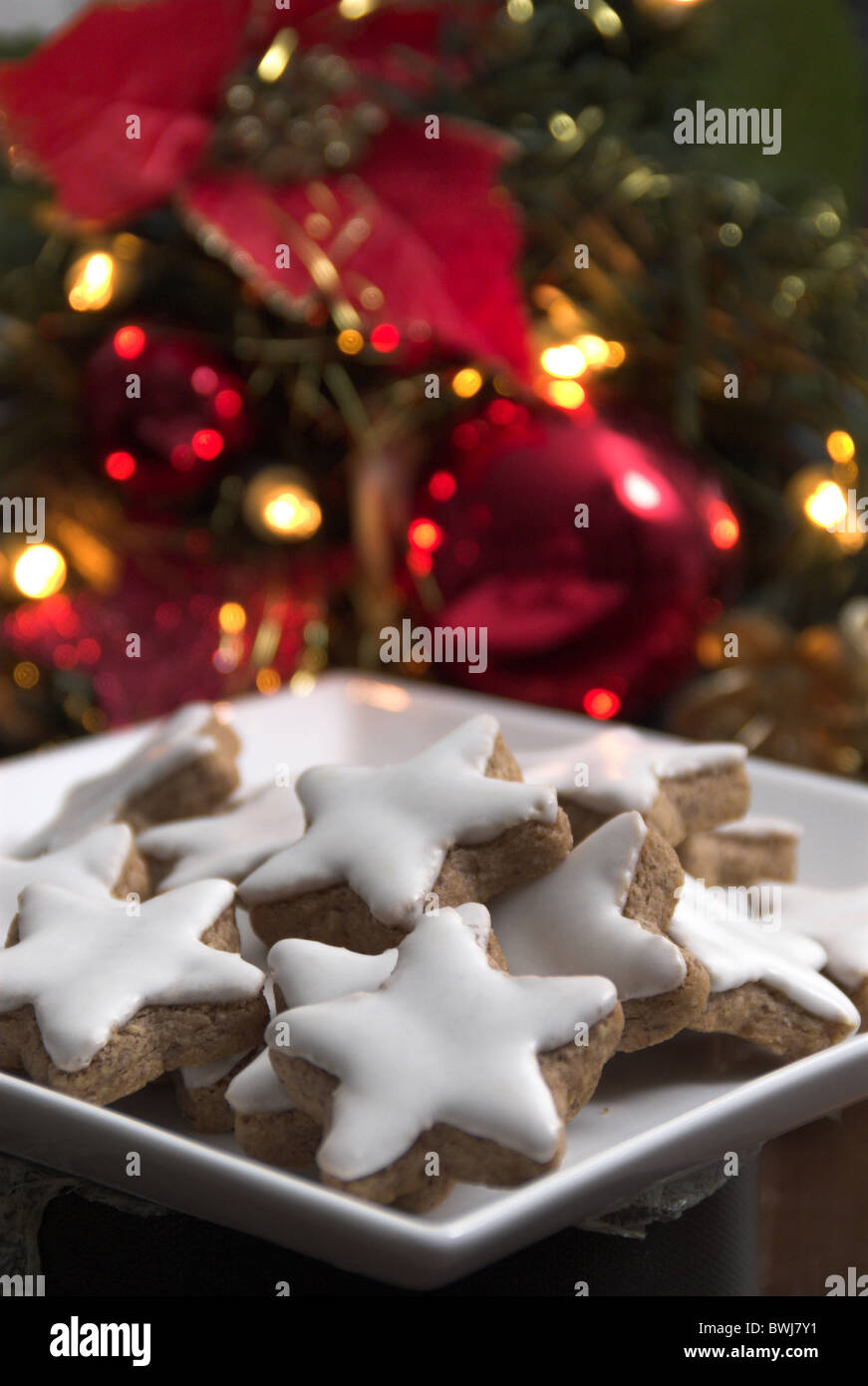 Zimt-Sterne Gebäck Kuchen Weihnachtssterne Zimt Backen Lebensmittel essen Weihnachtsbaum Yule Flut Stockfoto