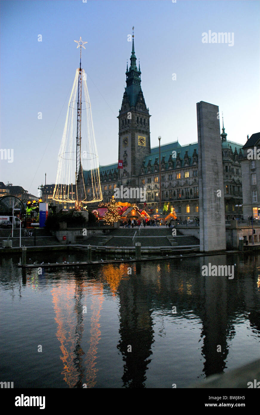 Deutschland Europa Hamburger Rathaus Christmas fair Stadt Stadt Dämmerung Twilight Weihnachtsstimmung winter Weihnachten tr Stockfoto