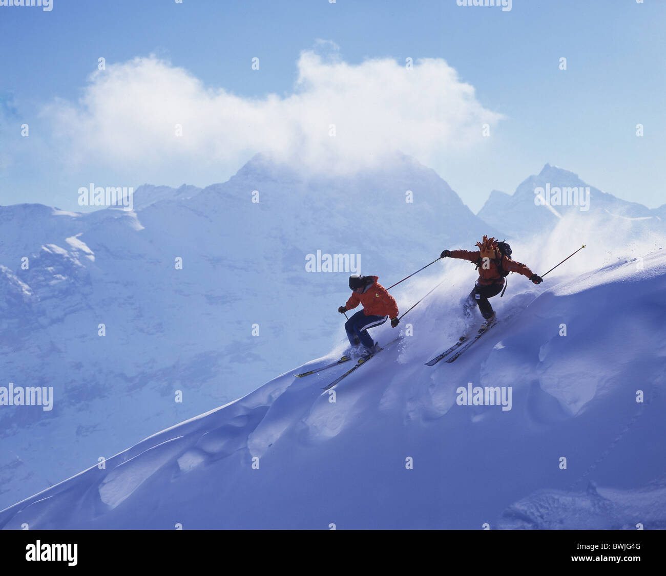 Ski Skifahren Tiefschnee Freeride paar Berge Alpen Grindelwald Berner Oberland Sport Winter Sport-sn Stockfoto