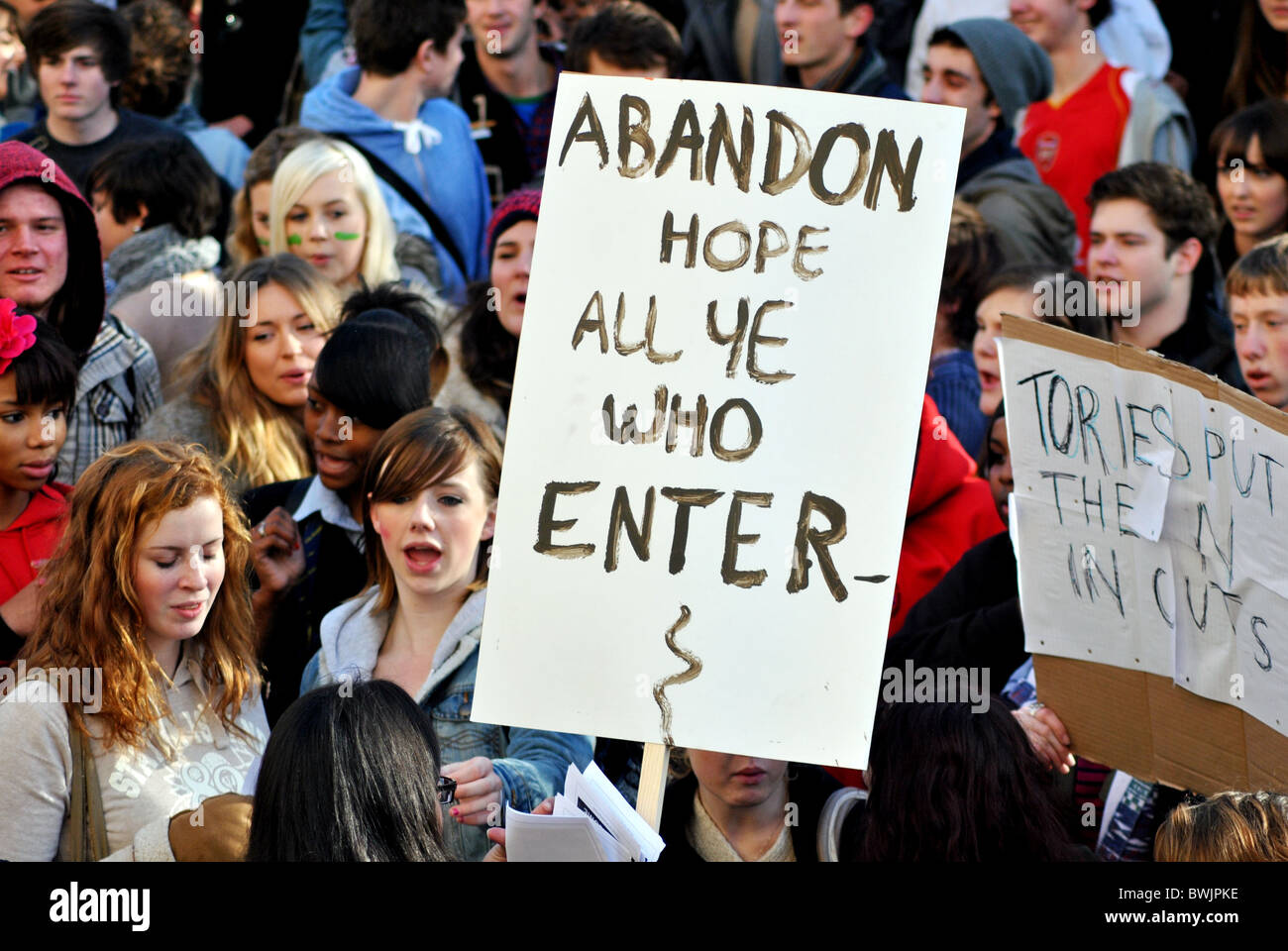 Studenten mit Plakaten protestieren steigenden Studiengebühren, Universität von Bristol Stockfoto