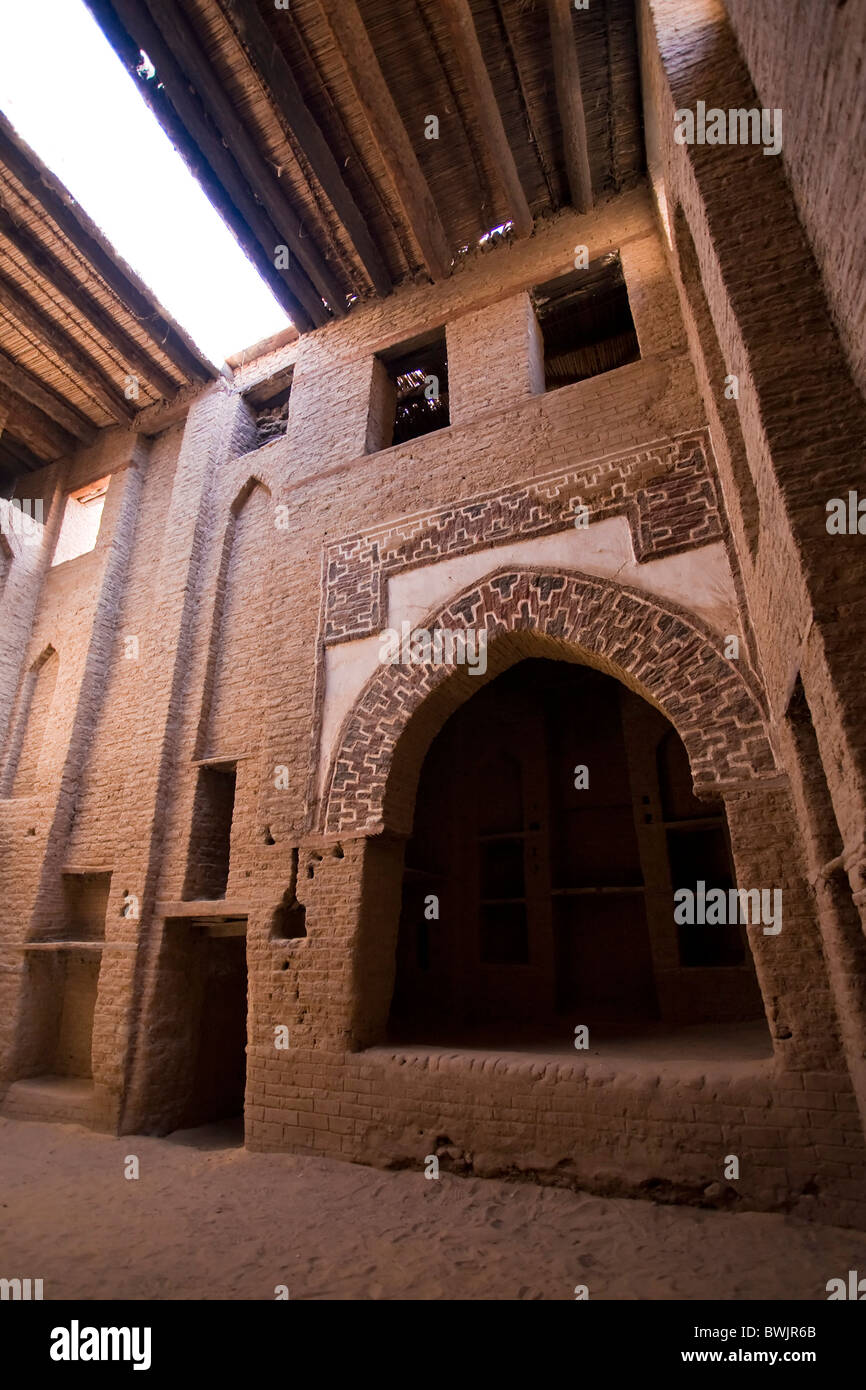 Stadt Madrassa (islamische Schule) Al Qasr, Oase Dakhla, Ägypten Stockfoto