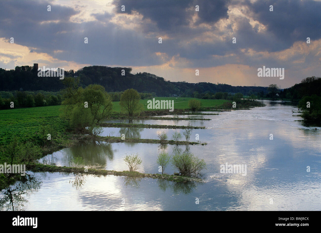 Europa, Deutschland, Nordrhein-Westfalen, Fluss Ruhr in der Nähe von Blankenstein Stockfoto