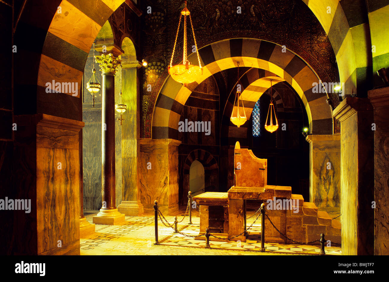 Europa, Deutschland, Nordrhein-Westfalen, Aachen, den Thron von Karl dem großen im Dom zu Aachen Stockfoto