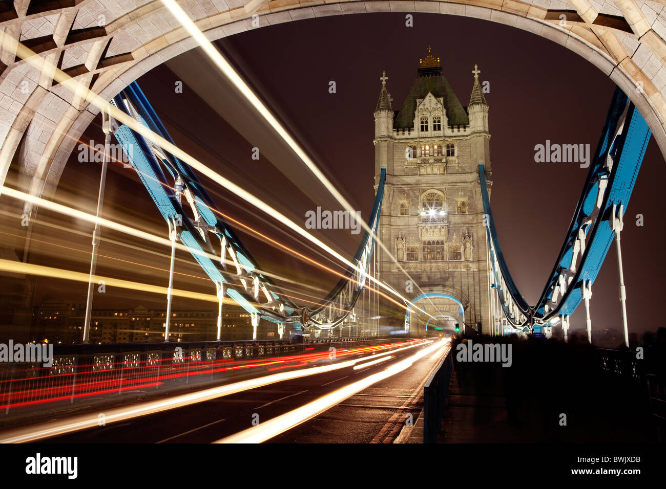 Tower Bridge bei Nacht von innen einen Turm Stockfotografie - Alamy
