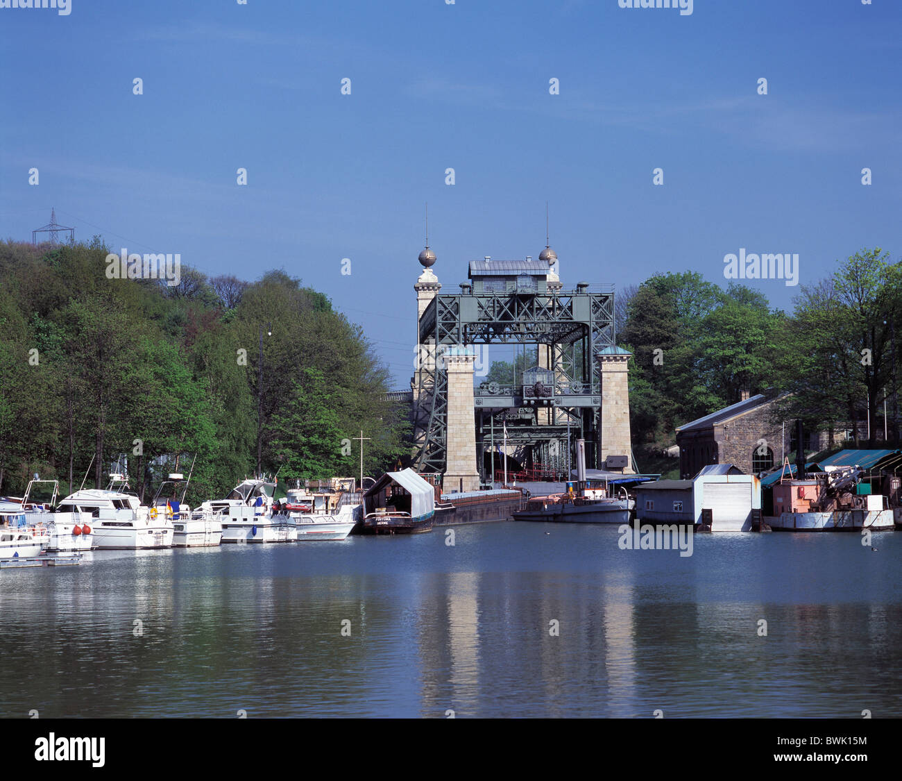 historisches Schiff Hebezeug Burg Henrichen Kanal Kanal Boote Waltrop Ruhrgebiet Deutschland Europa Nordrhein-Westph Stockfoto