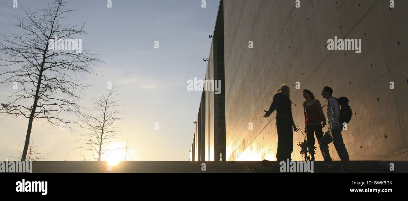 Menschen vor dem Paul-Loebe-Haus, Regierungs-Viertel, Berlin, Deutschland Stockfoto