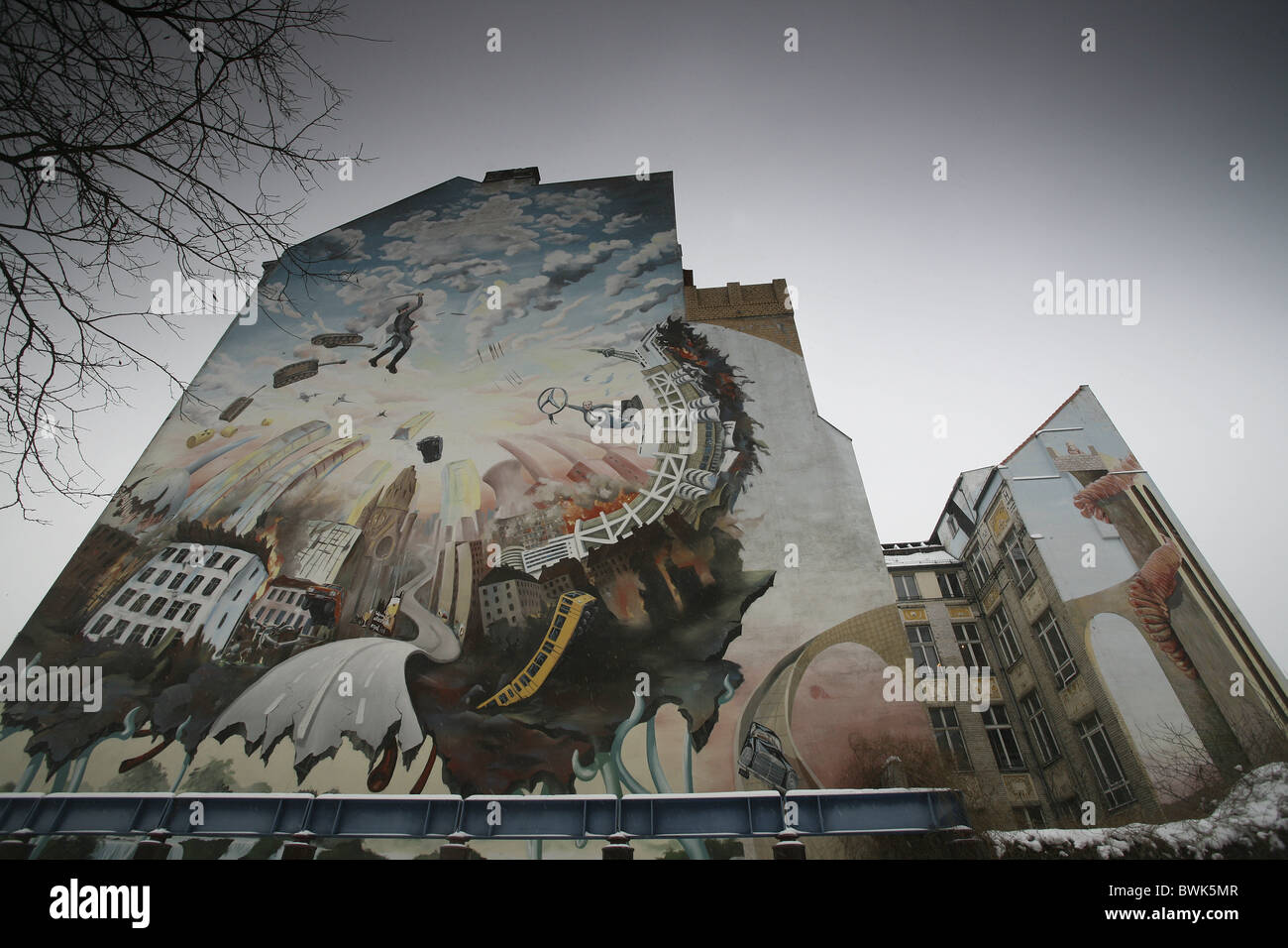 Wandmalerei an der Seite eines Gebäudes, Kreuzberg, Berlin, Deutschland Stockfoto