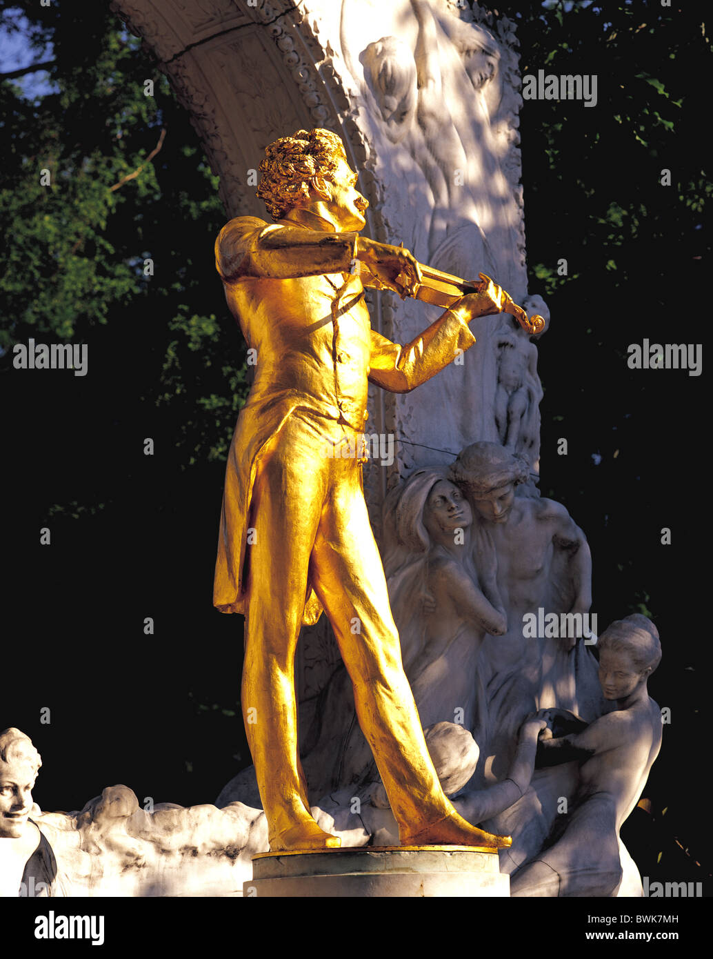 Vergoldete Statue von Johann Strauß im Stadtpark, Wien, Österreich Stockfoto