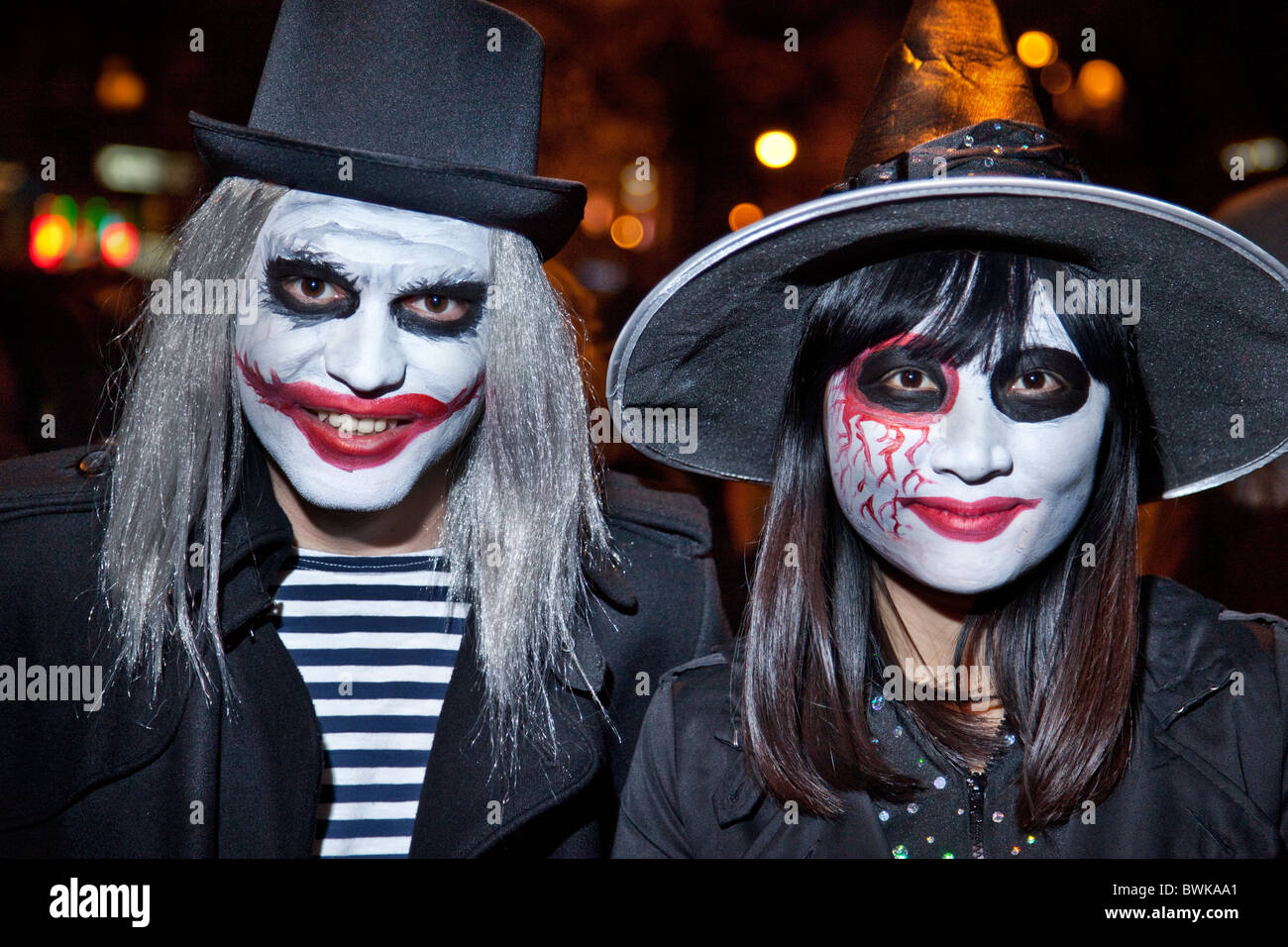 Grimasse MIME-paar bei der NYC Greenwich Village Halloween Parade Stockfoto