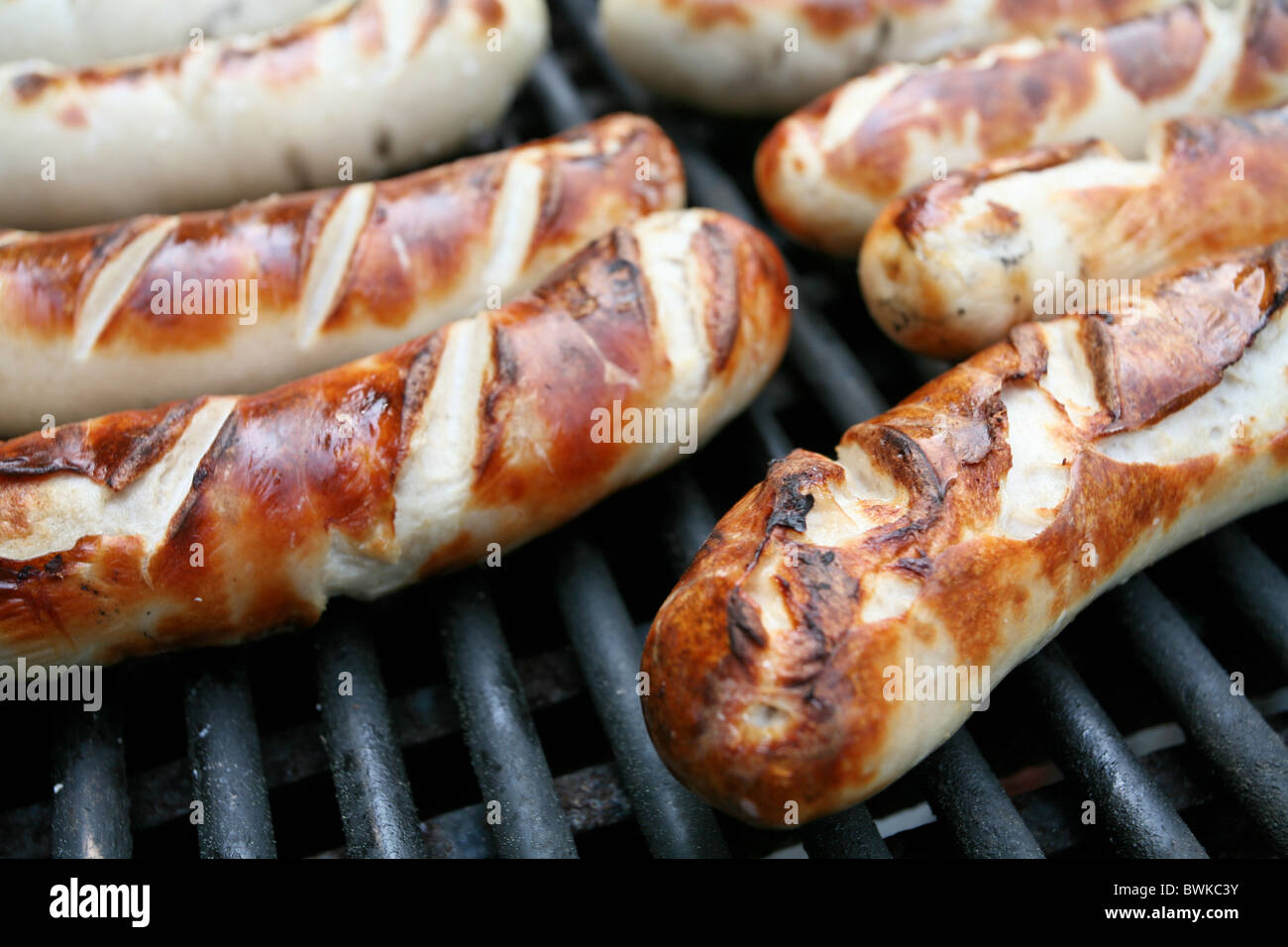 Gebratene Wurst Wurst Grill St. Gallen Würste gebraten Würstchen OLMA  Würstchen grillen Grillen Grill Essen e Stockfotografie - Alamy