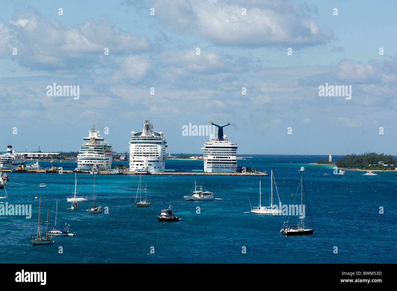 Nassau Bahamas Kreuzfahrt Schiffe Karibik Kreuzer Kreuzer Schiff Tourisms Reisen Urlaub Ferien Hafen harbo Stockfoto