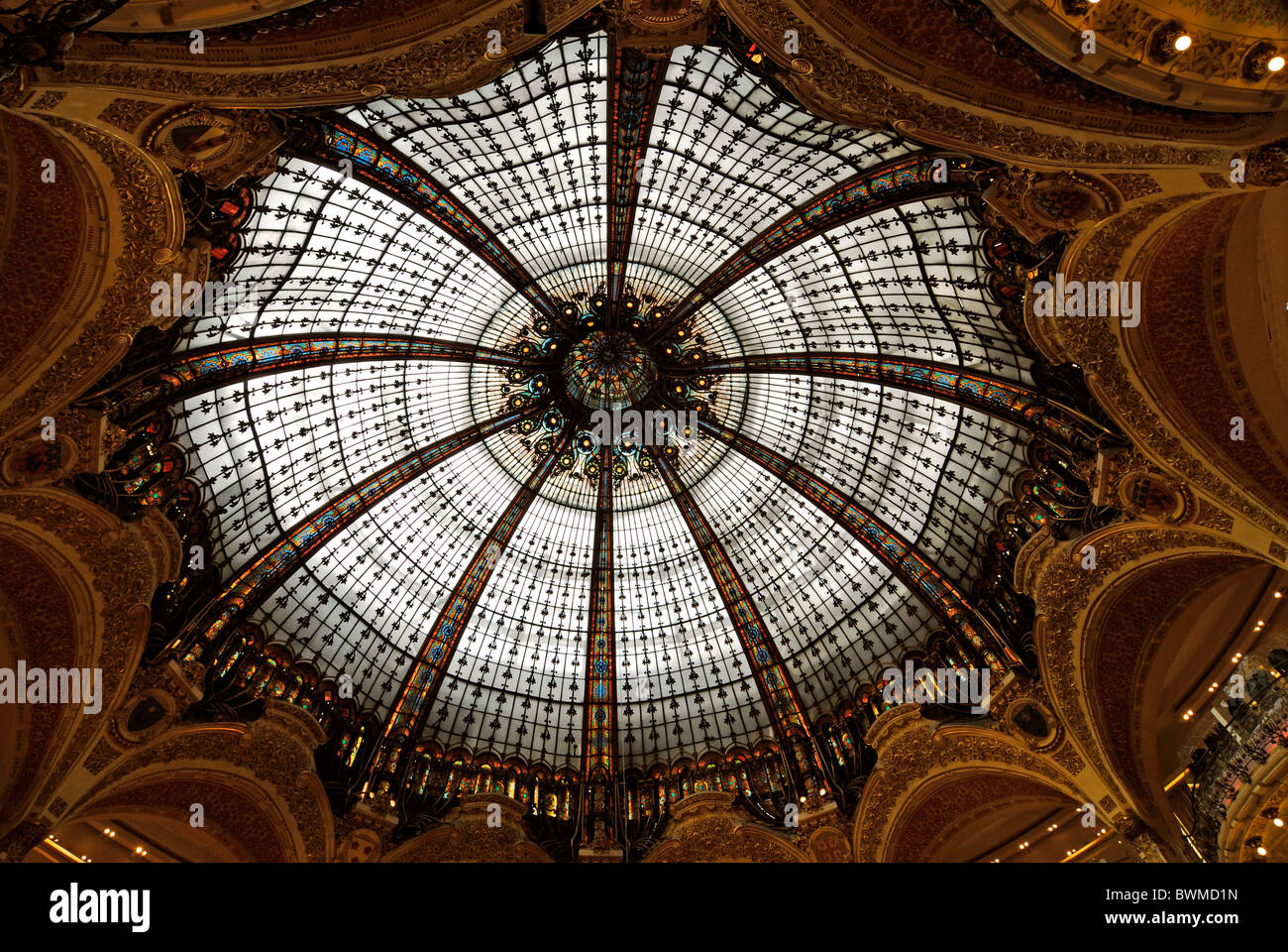 Frankreich Europa Galeries Lafayette Paris shopping touristisch wertvollen Kuppel Glas elegant Mode Touristen Stockfoto