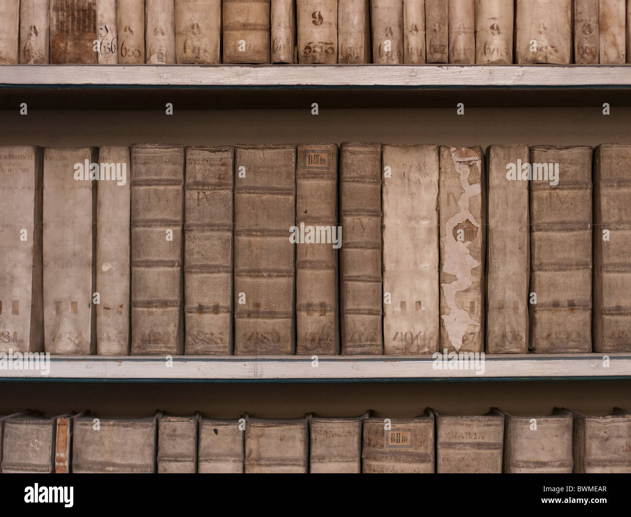 Alte medizinische Bücher in der Bibliothek von Strahov Kloster Hradschin Prag Tschechische Republik Stockfoto