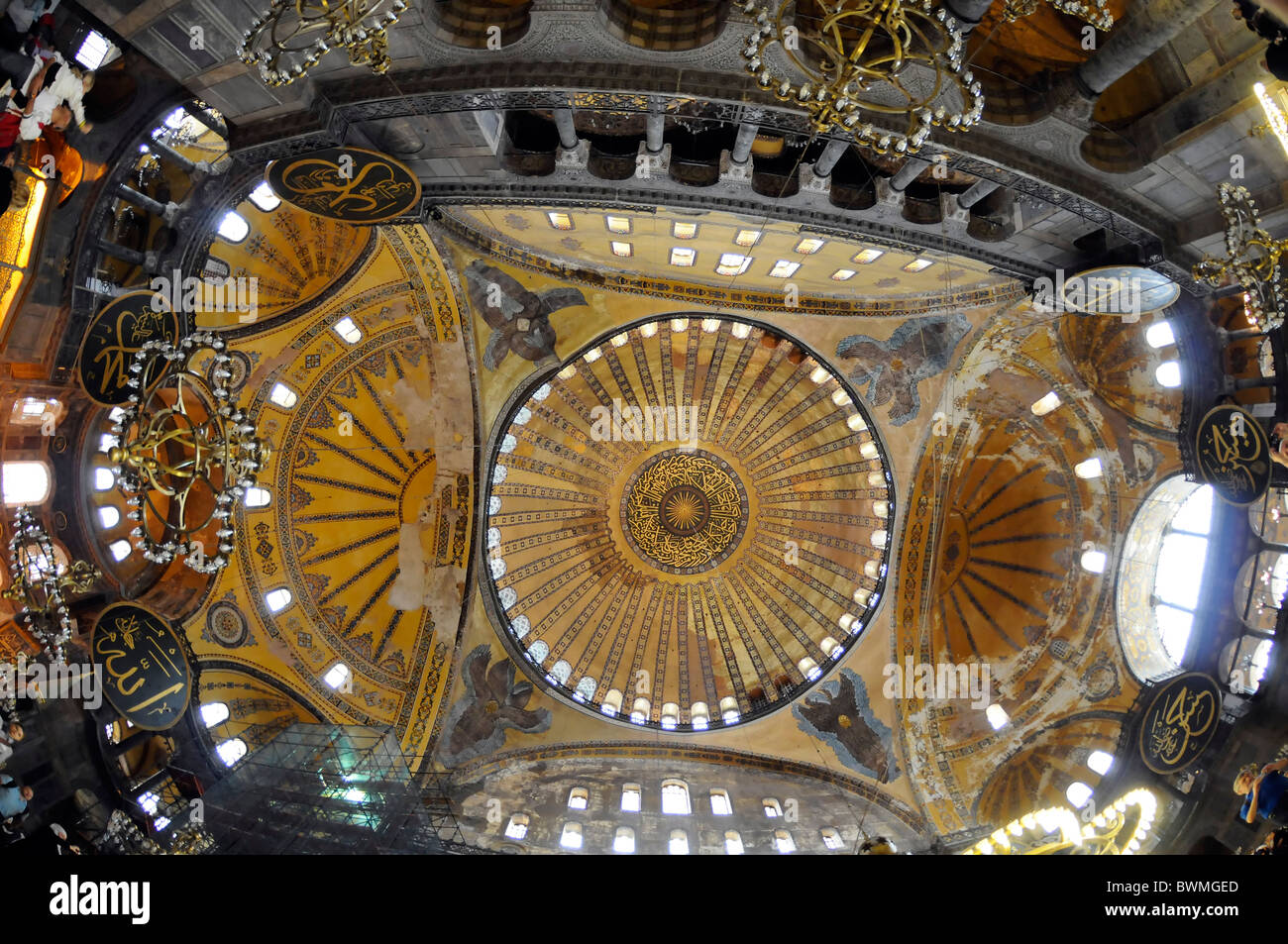 Fisch-Auge Ansicht der Decke des Aya Sofya (Haghia Sophia) oder der Kirche der göttlichen Weisheit, Istanbul, Türkei Stockfoto