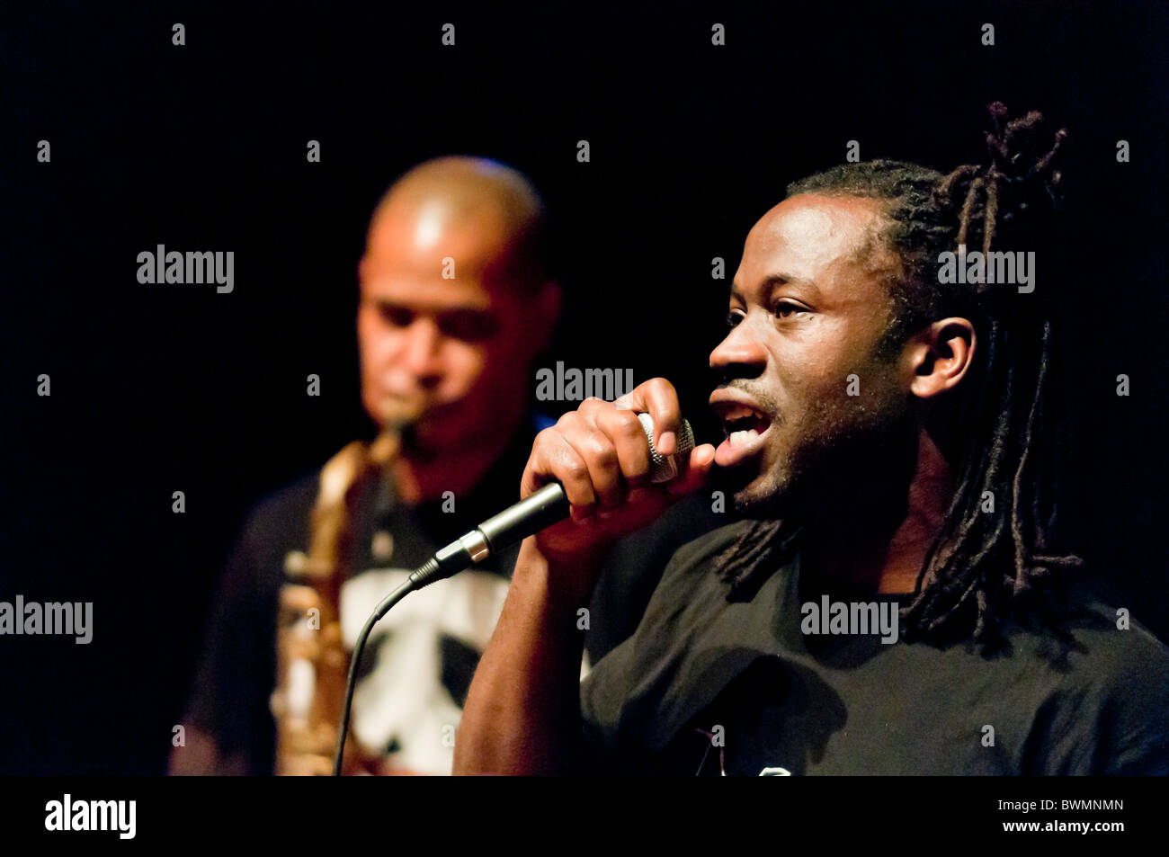 Napoleon Maddox erklingt in der Turner Sims Concert Hall in Southampton, England. Stockfoto