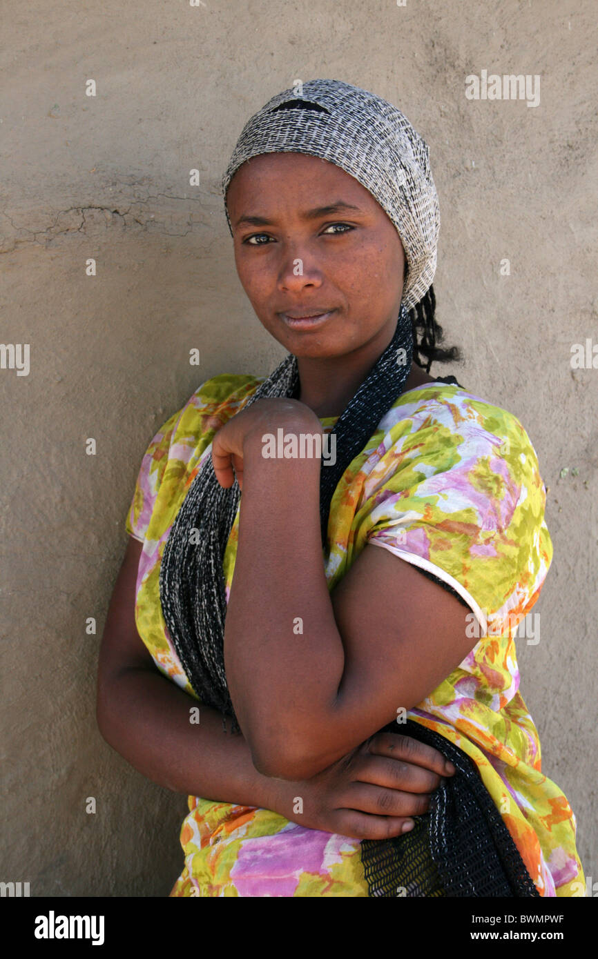 Junge Alaba Stamm Frau, Nr. Kulito, Äthiopien Stockfoto