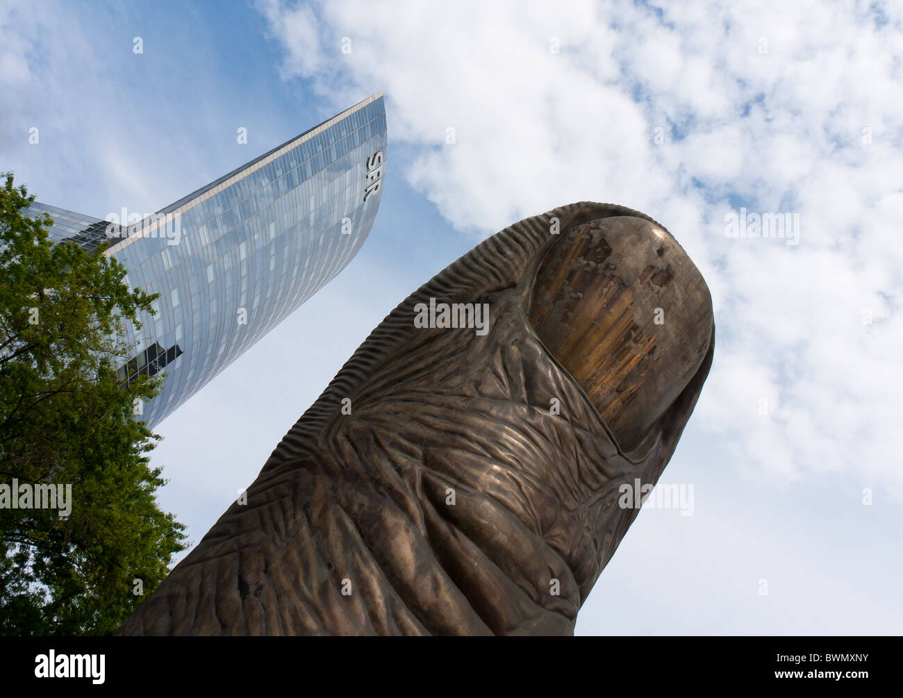 Daumen Sie-Skulptur in La Défense, Paris Stockfoto