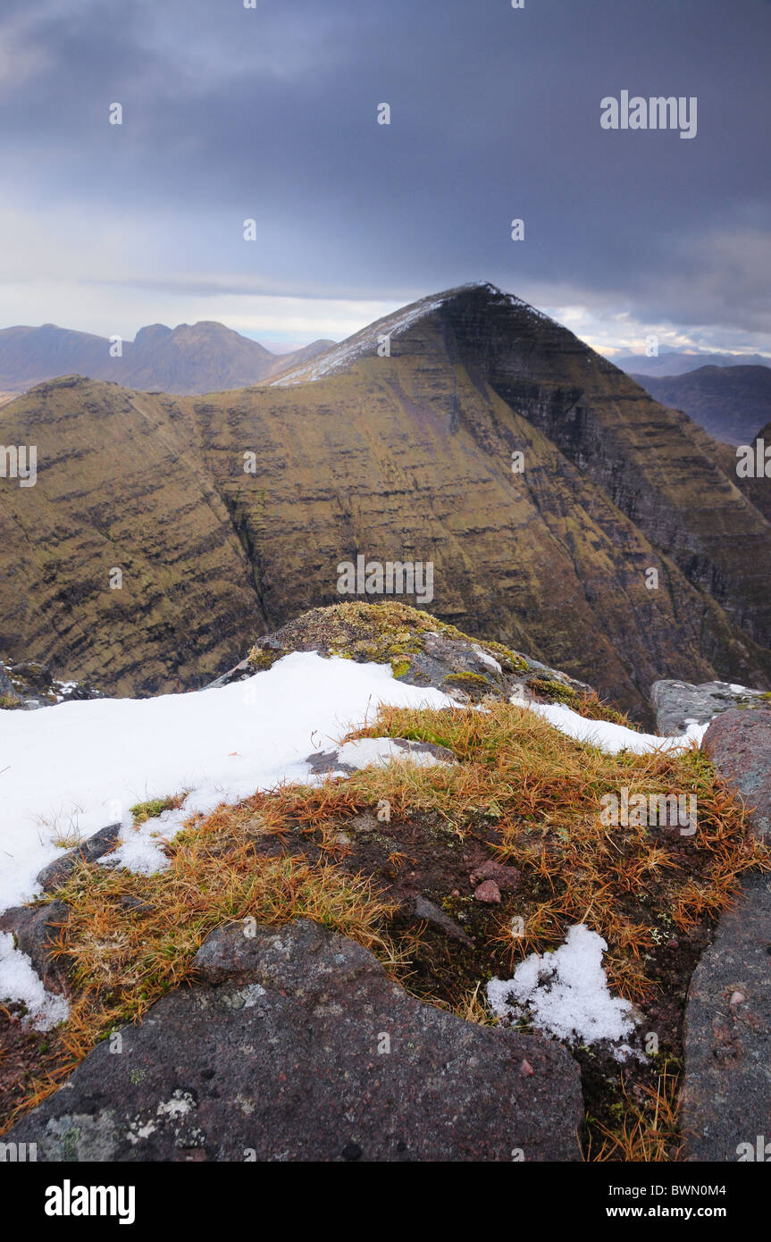 Blick vom Tom Na Gruagaich in Richtung Sgurr Mor, Beinn Alligin, Torridon, Schottisches Hochland Stockfoto