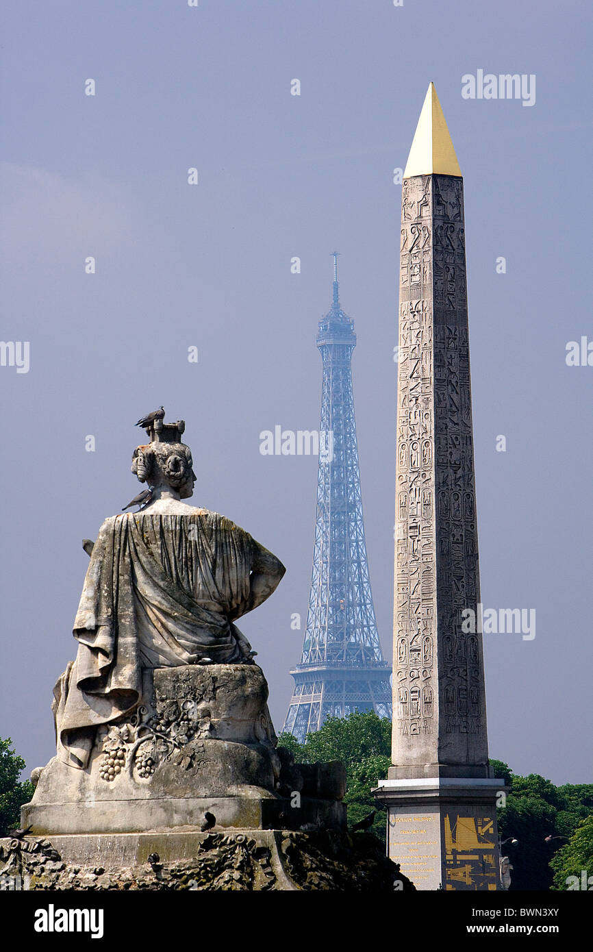 Europa in Paris Stadt Platz Place De La Concorde Concorde ägyptischer Obelisk Eiffel Turm Denkmal Stockfoto