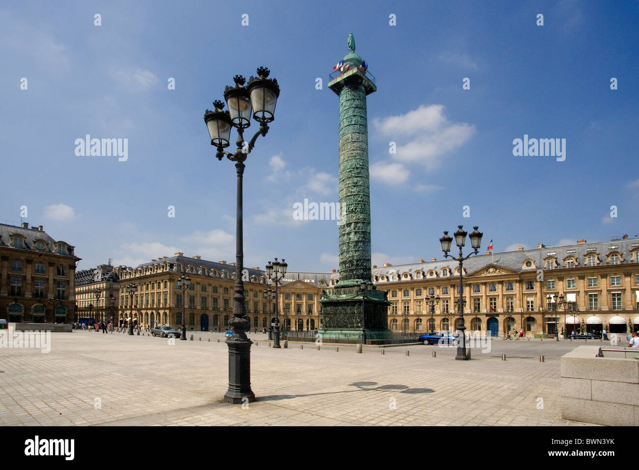 Frankreich Europa Paris Vendome Platz La Colonne Spalte Geschichte historisch Laternen Gebäude Stadt Stockfoto