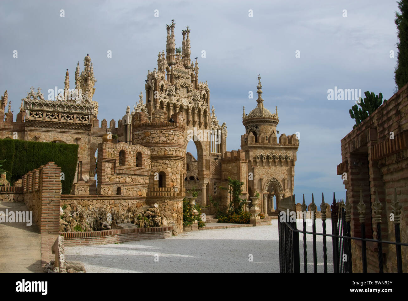 Colomares Denkmal (Schloss), Benalmadena Pueblo, Costa Del Sol, Provinz Malaga, Andalusien, Südspanien, Westeuropa. Stockfoto
