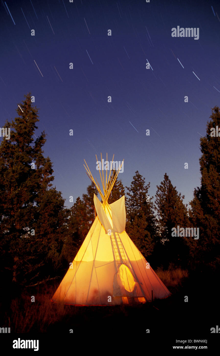 USA Amerika USA Nordamerika Tipi Central Oregon Oregon Zelt Indianer erste Nation Indianer Stockfoto