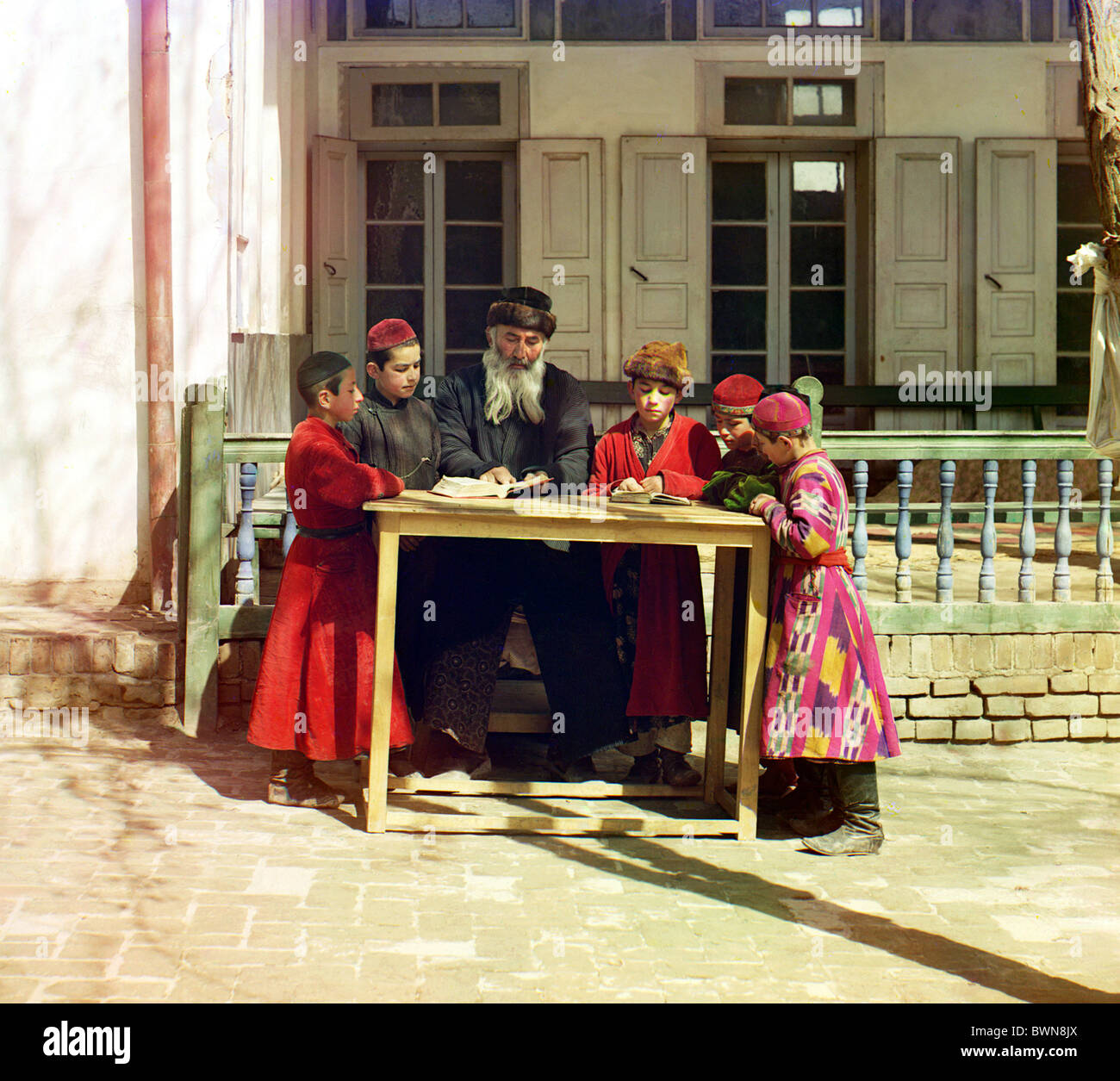 Jüdische Kinder Lehrer Samarkand zwischen 1905 und 1915 Sergey Mikhaylovich Prokudin-Gorski Geschichte historische Stockfoto