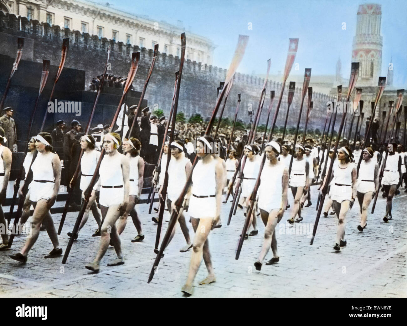 Moskau über 1932 Sport Athleten Parade Frauengeschichte Frau-Bereitstellung historischer historische Sowjetunion U Stockfoto