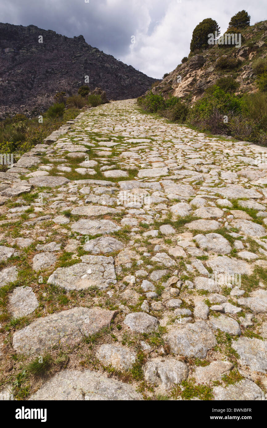 Römerstraße bei Puerto del Pico, in der Nähe von Mombeltran, Sierra de Gredos, Provinz Ávila, Spanien. Stockfoto