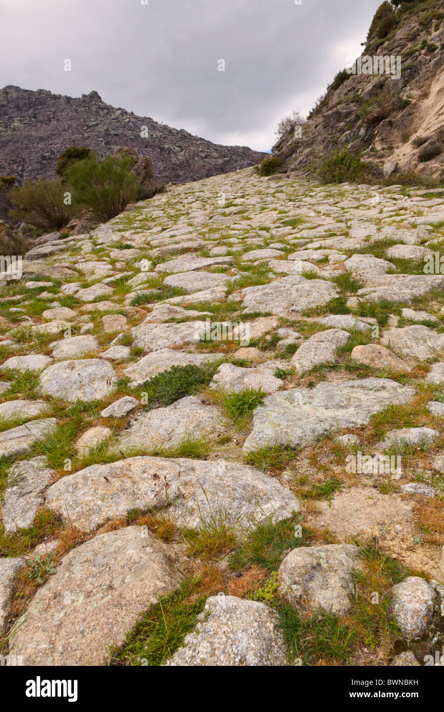 Römerstraße bei Puerto del Pico, in der Nähe von Mombeltran, Sierra de Gredos, Provinz Ávila, Spanien. Stockfoto