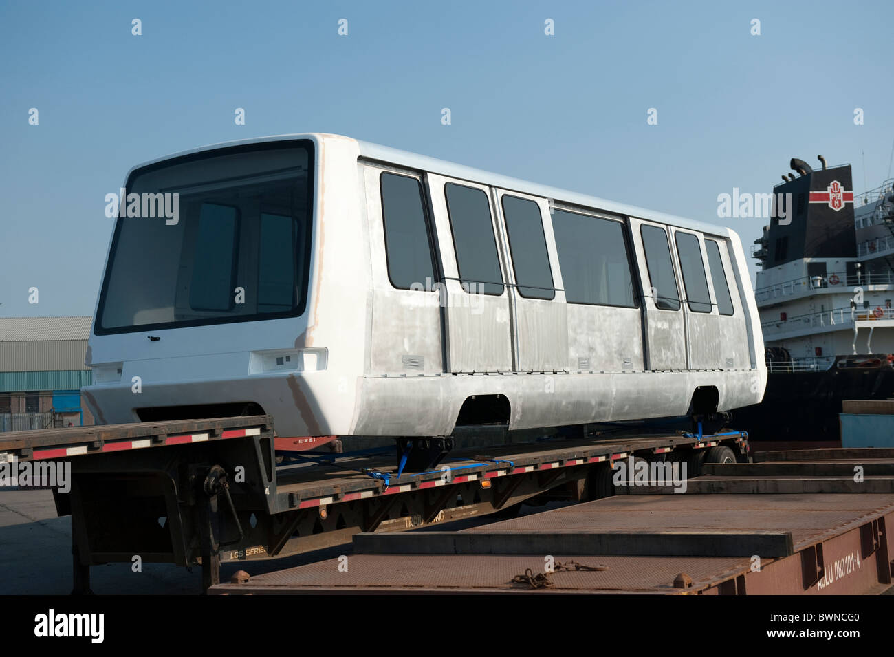 Monorail Transport auf Anhänger Stockfoto