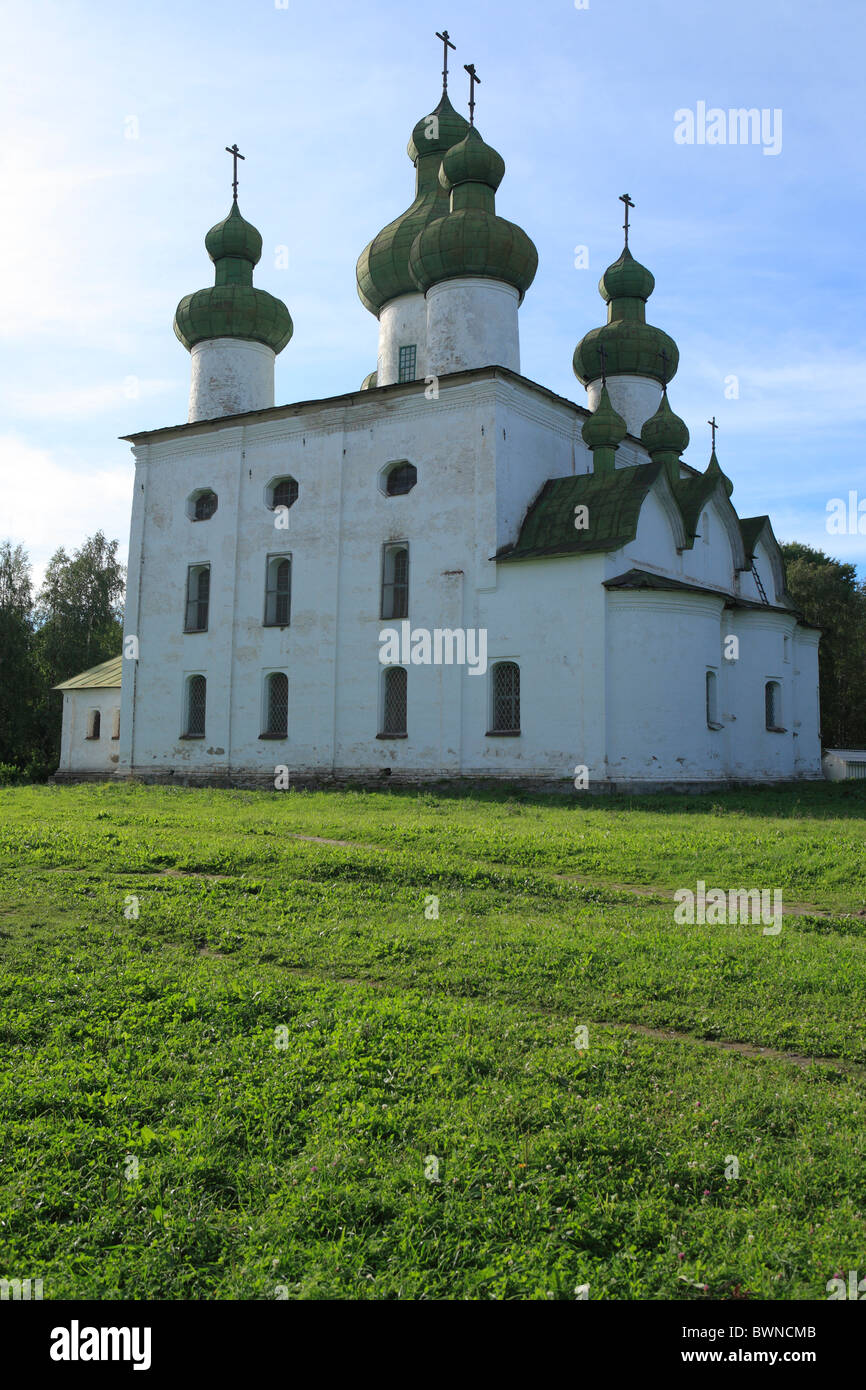 Russland Kargopol russischen Archangelsk Region Archangelsk Europa Norden Nordwesten hölzerne blauer Himmel ländlichen c Stockfoto