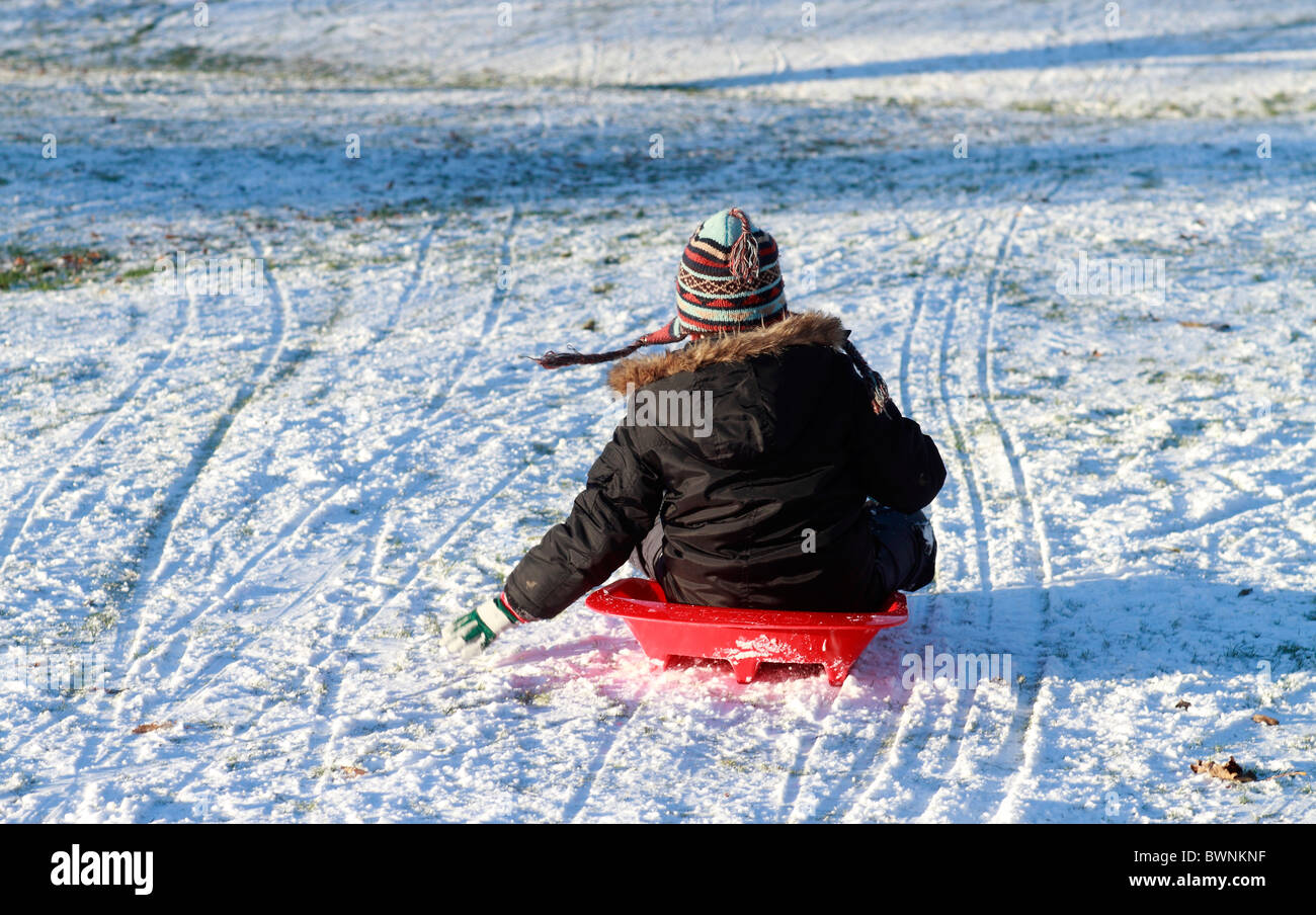 Im Woodthorpe Park in Nottingham Rodeln gehen Stockfoto