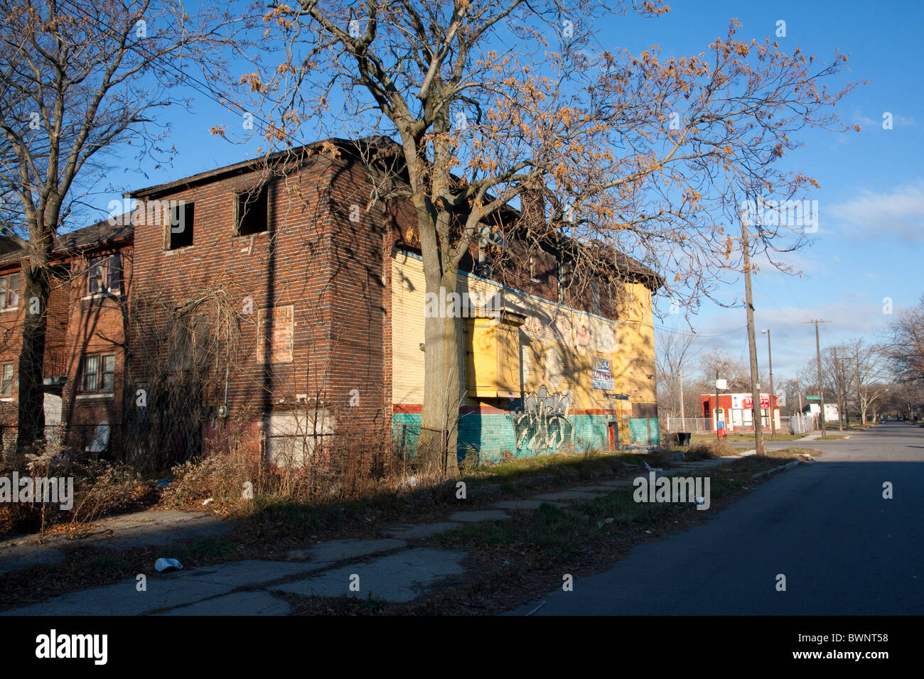 Verbrannte vakanten Geschäftshaus Ostseite von Detroit Michigan USA Stockfoto
