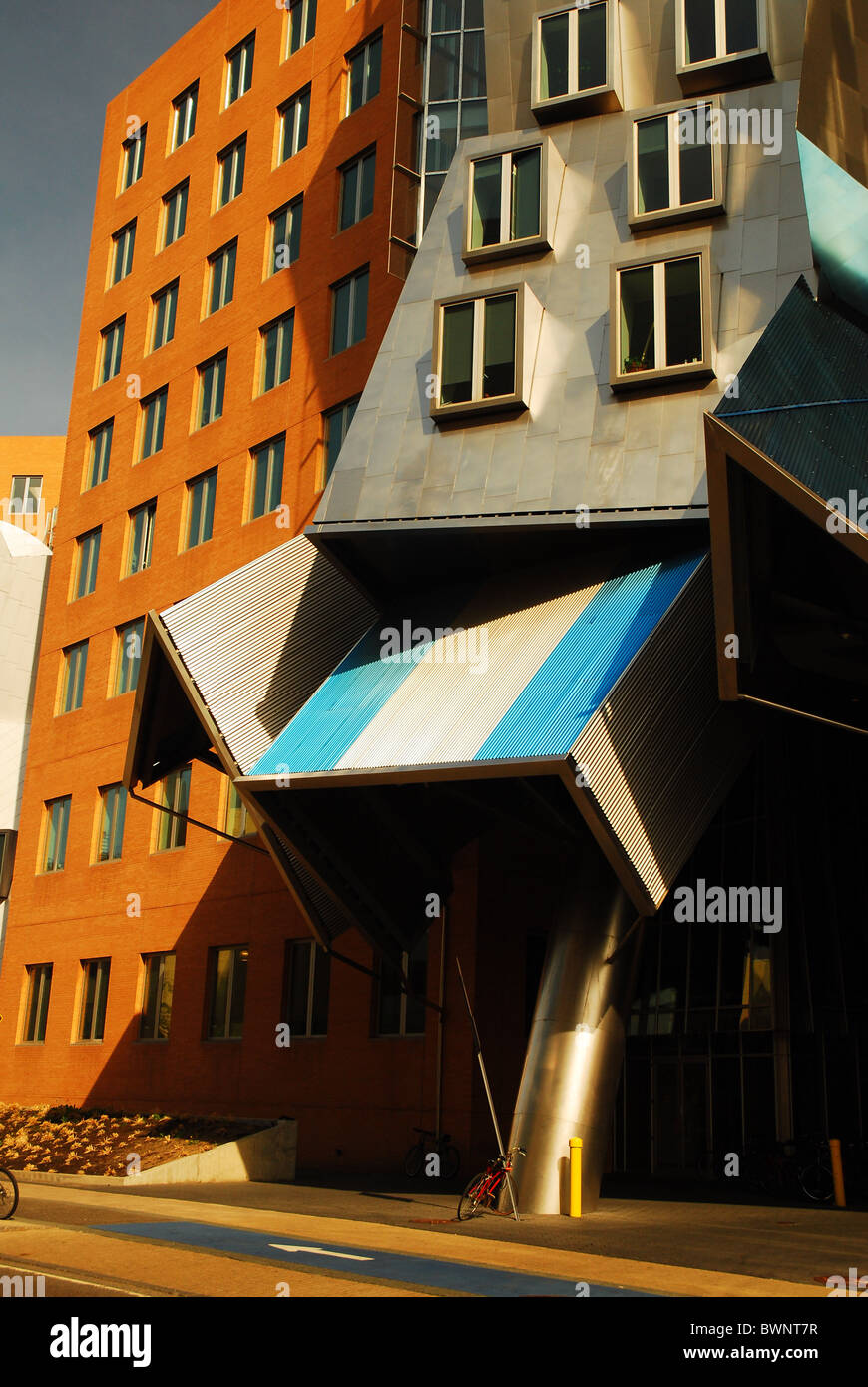 Das Stata Center, entworfen von Frank Ghery sitzt auf dem Campus des Massachusetts Institute of Technology (MIT) in Cambridge. Stockfoto