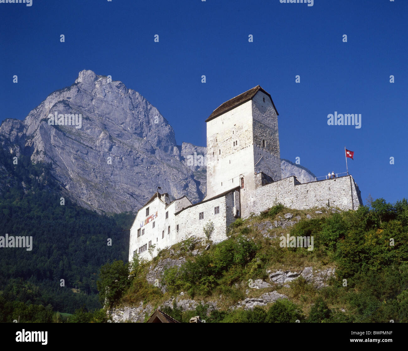 Schweiz Europa Schloss Sargans Kanton St.Gallen montieren Gonzen blauem  Himmel Landschaft Alpen Rheintal Mount Stockfotografie - Alamy