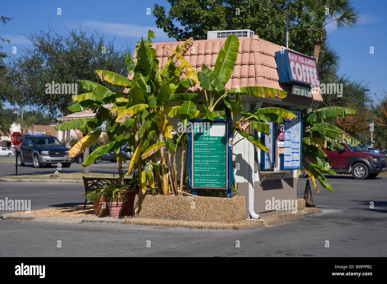 Fahrt durch Coffee-Shop im Einkaufszentrum Parkplatz Gainesville Florida Stockfoto