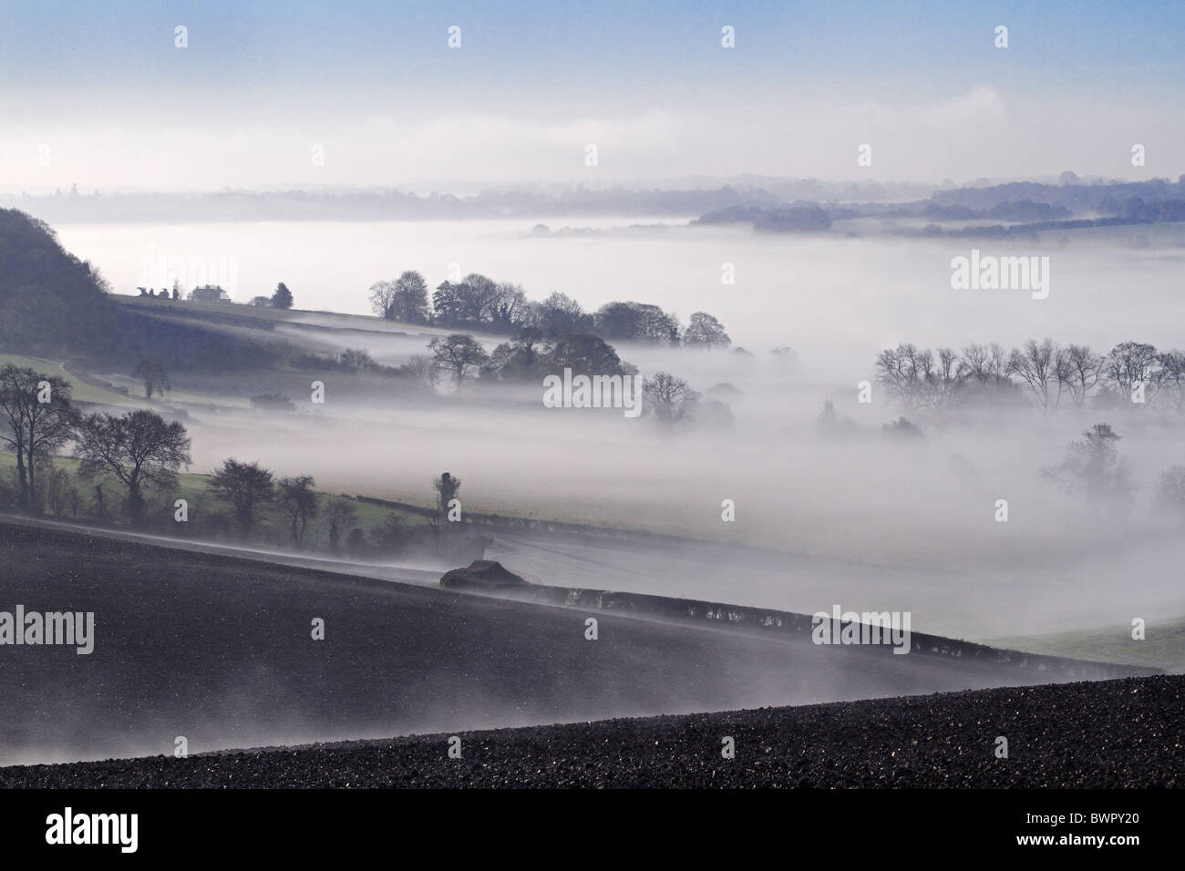 Misbourne Tal Nebel Chilterns Herbst Buckinghamshire Chiltern AONB HS2 Stockfoto