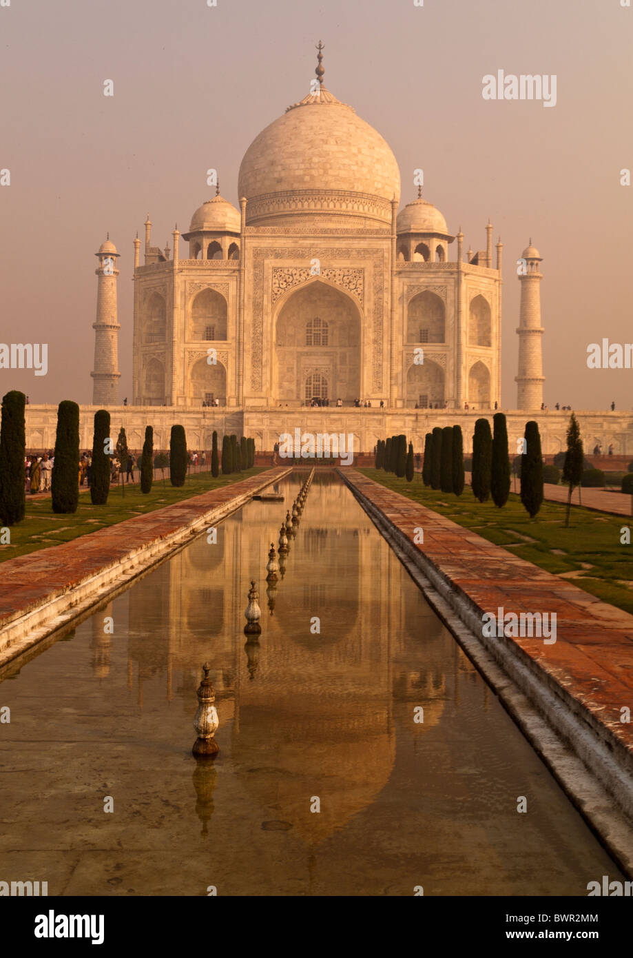 Taj Mahal in der Morgendämmerung, Agra, Indien Stockfoto