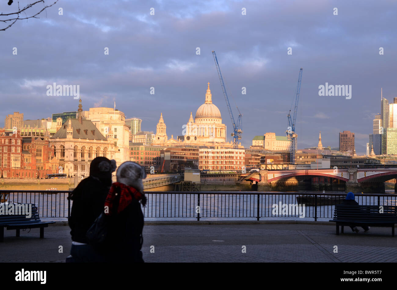 Skyline von London St Paul's sunset Stockfoto