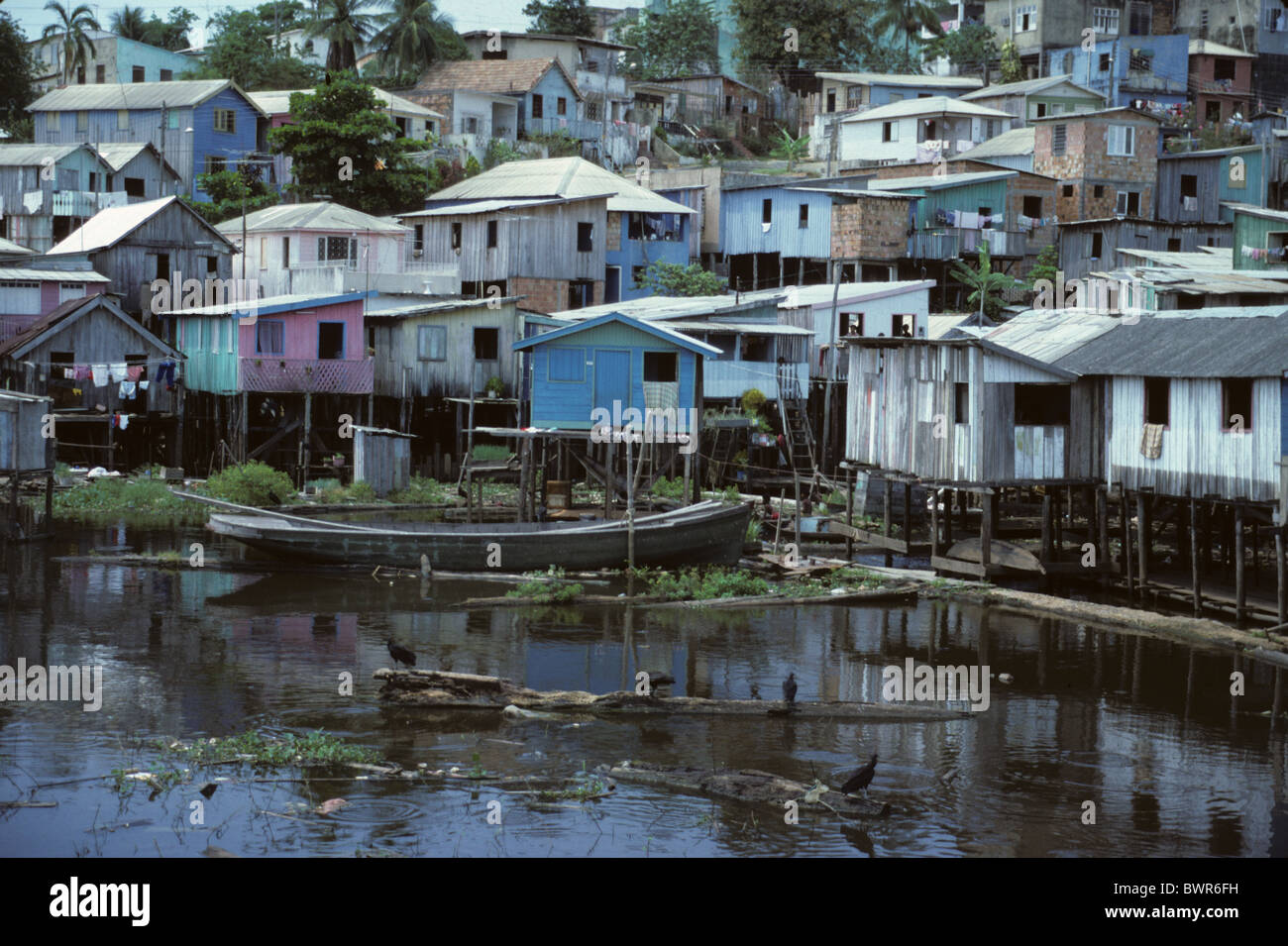 Armut Arm Slum Slums In Brasilien Sudamerika Amazonas Zustand Manaus Favela Beherbergt Hutten Hutten Stadt Stockfotografie Alamy