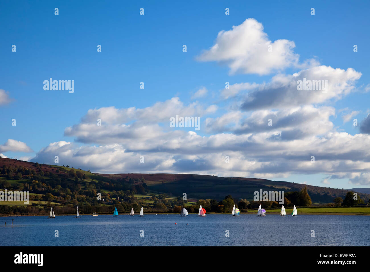Segeln am Llangorse Lake Wales UK Stockfoto