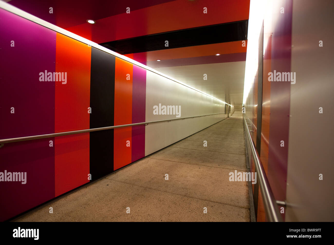 Unterführung an der Queensland Art Gallery, Brisbane Stockfoto