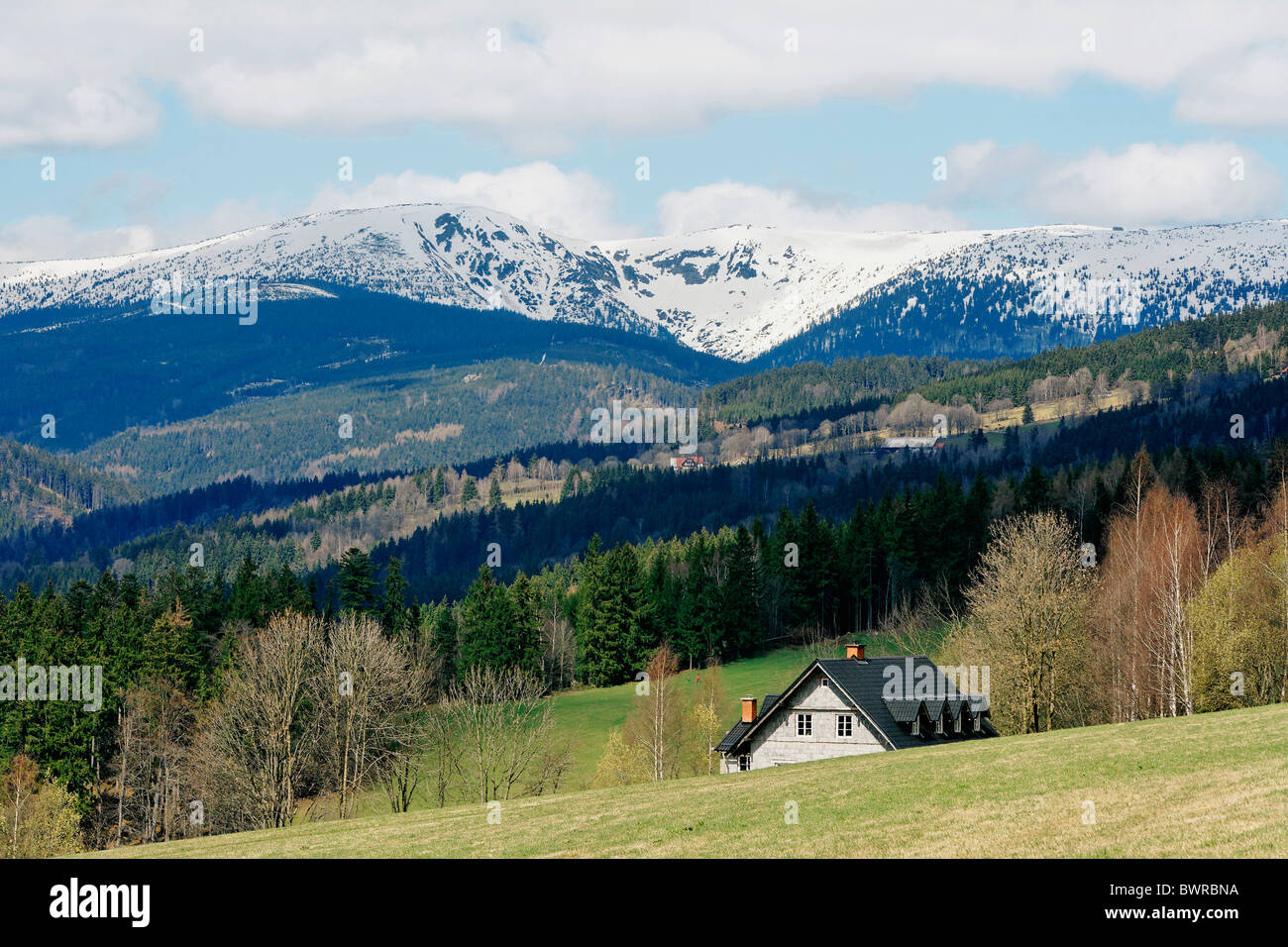Tschechische Republik Riesengebirge Nordböhmen Böhmen Cottage auf dem Land Land Land Tag tagsüber Stockfoto