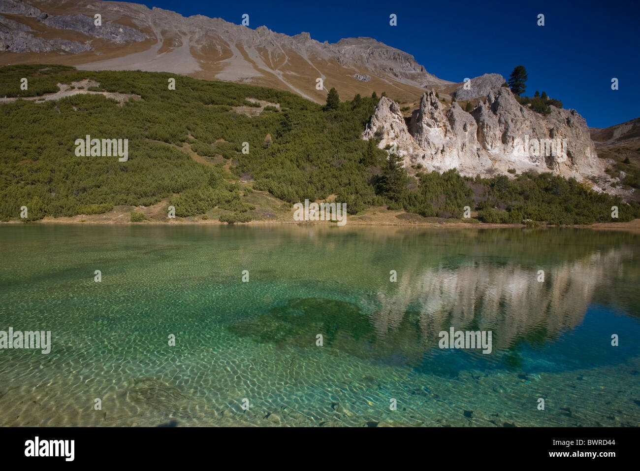 Schweiz Europa Crap Alv Rock Kanton Graubünden Graubünden Graubünden See Wasser Landschaft Natur szenischen scen Stockfoto